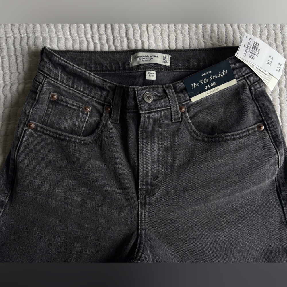 Abercrombie & Fitch The‘90s Straight Mid Rise Jeans - Picture 6 of 7